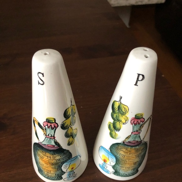 Salt and Pepper Shakers - Picture 3 of 4